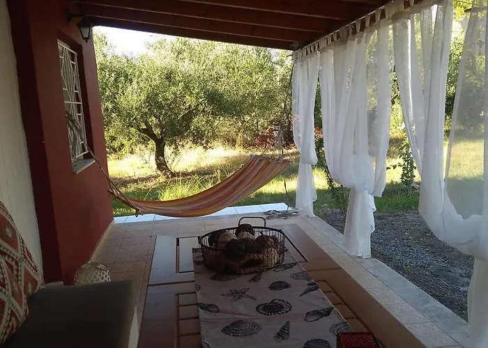 Olive Garden Alojamento de Turismo Selvagem Kyparissia