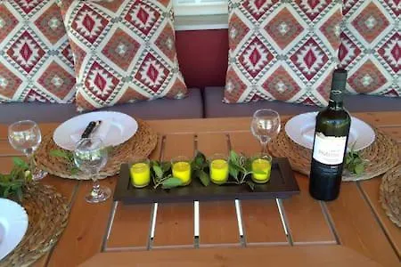 Деревянный коттедж Olive Garden