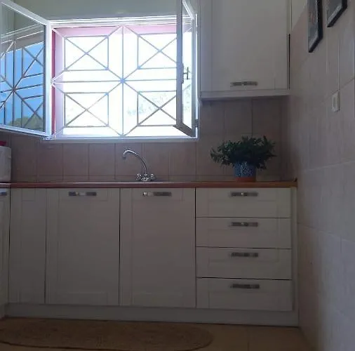 Деревянный коттедж Olive Garden *